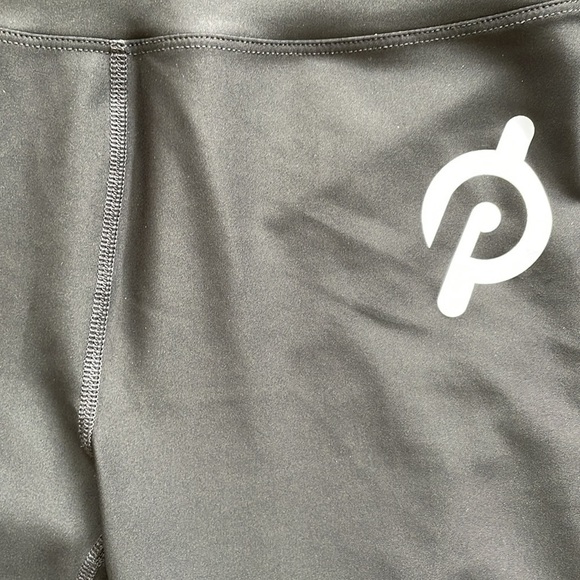 SzL Peloton Show Up Digital Floral Biking Leggings in Black. NWT - Picture 7 of 9